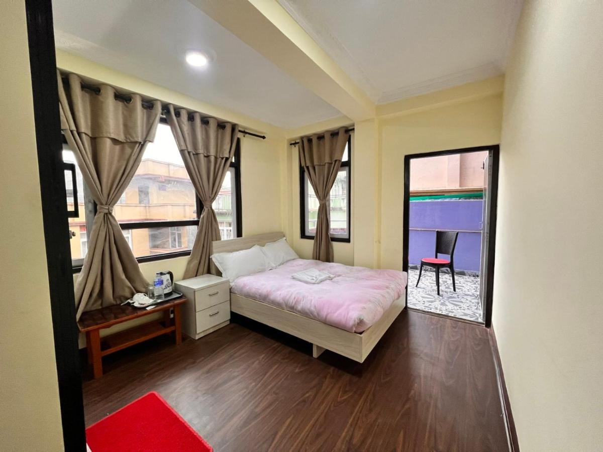 Lasa Kusa Homestay 랄릿푸르 외부 사진