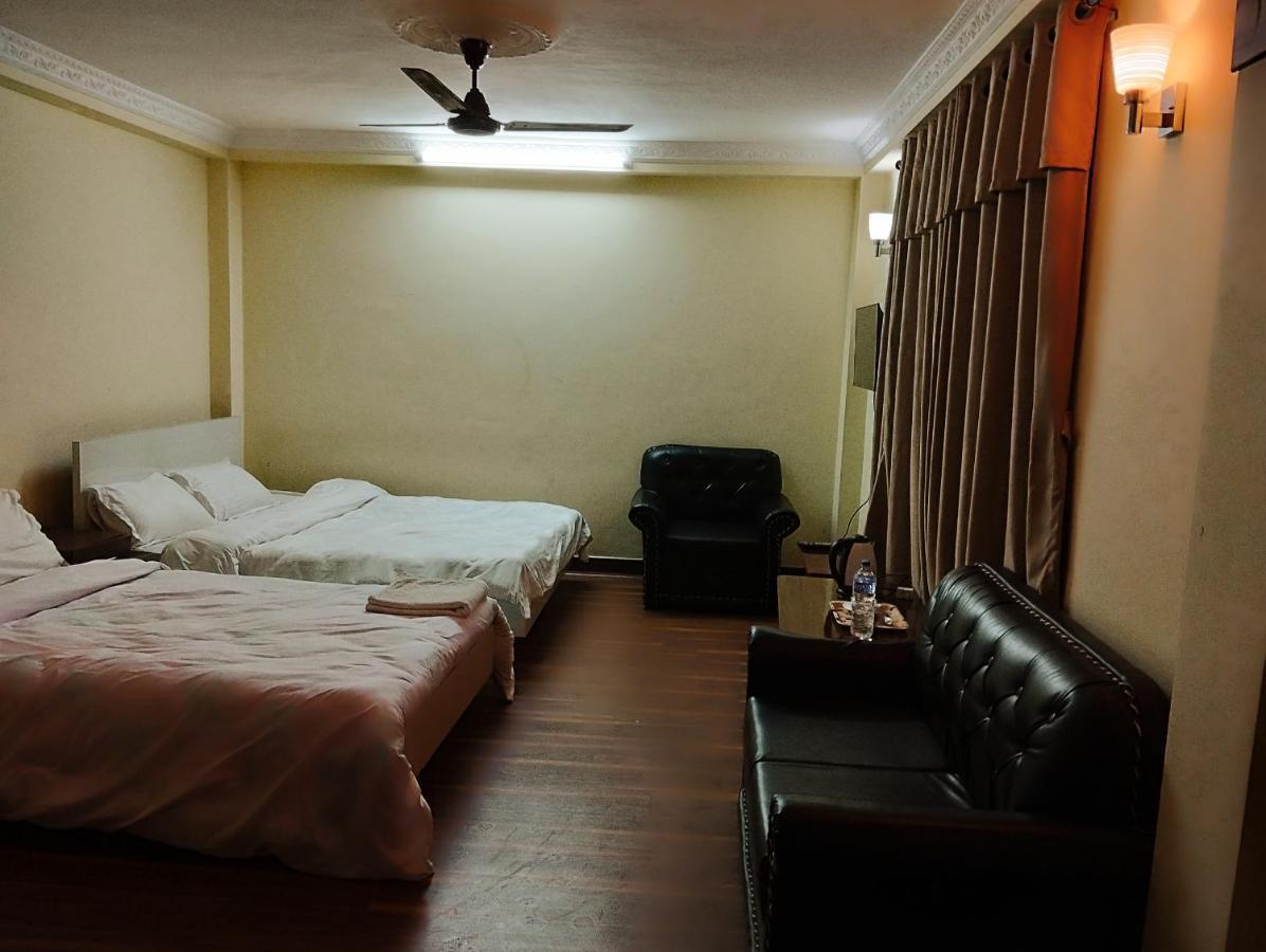Lasa Kusa Homestay 랄릿푸르 외부 사진